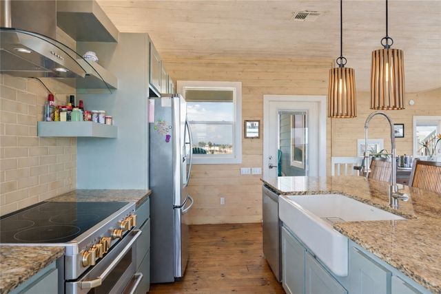 134 Mustang Island Estates Dr, Port Aransas, TX 78373