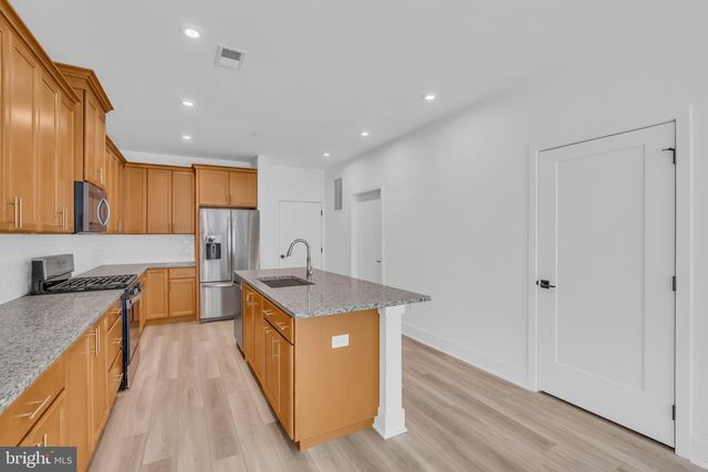 8102 DONATELLO DR, Princeton, NJ 08540