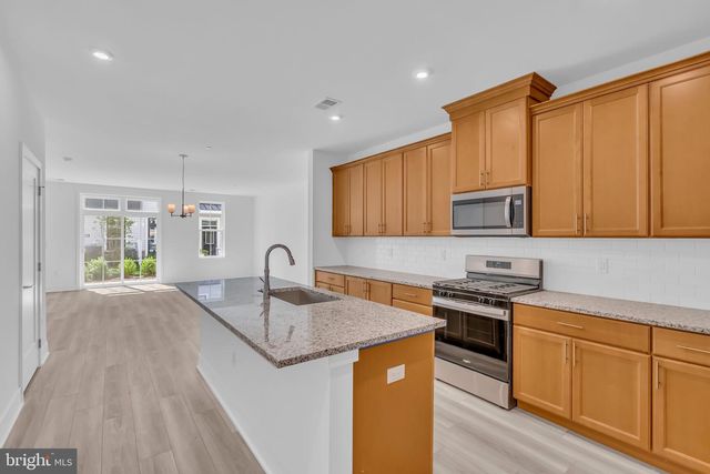 8102 DONATELLO DR, Princeton, NJ 08540