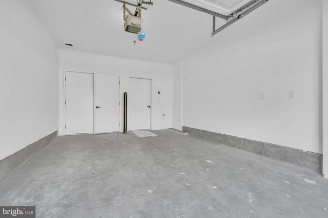 8102 DONATELLO DR, Princeton, NJ 08540