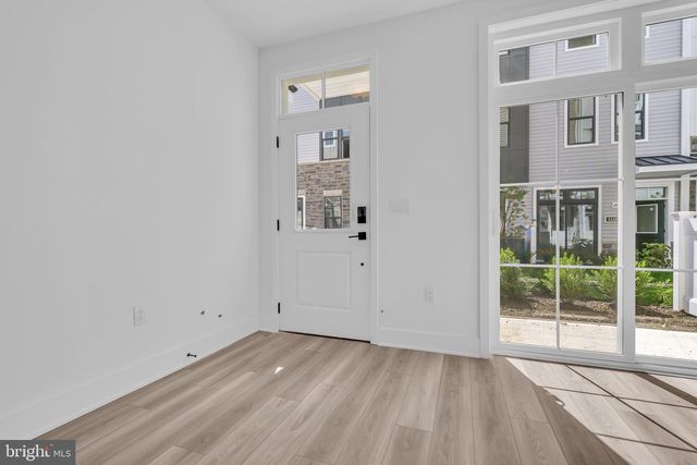 8102 DONATELLO DR, Princeton, NJ 08540