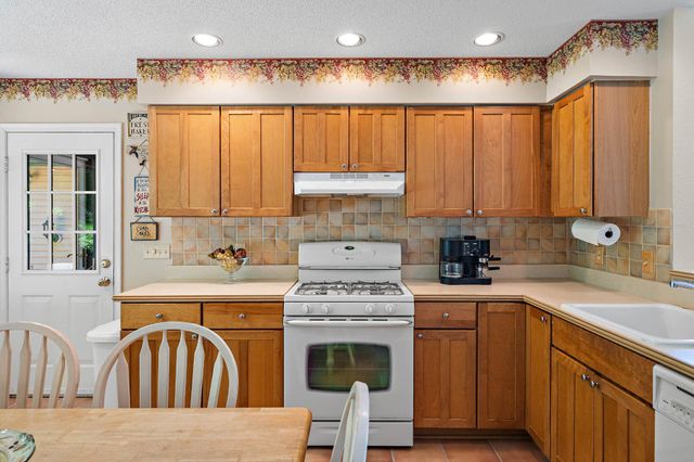 5 MARY JOE CT, Ocean View, DE 19970