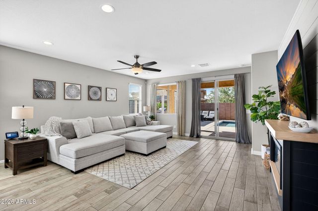 2662 E CHERRY HILL Drive, Gilbert, AZ 85298