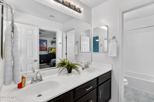 2662 E CHERRY HILL Drive, Gilbert, AZ 85298