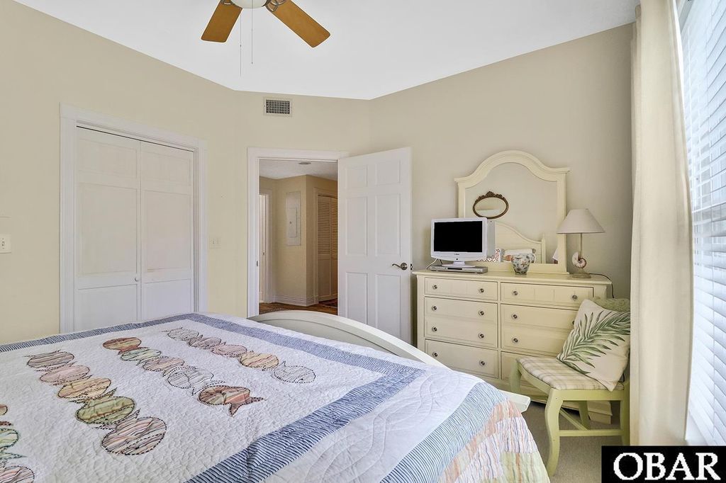 Image 11 of property listing at 653B Sand and Sea Ct Unit B, Corolla, NC 27927