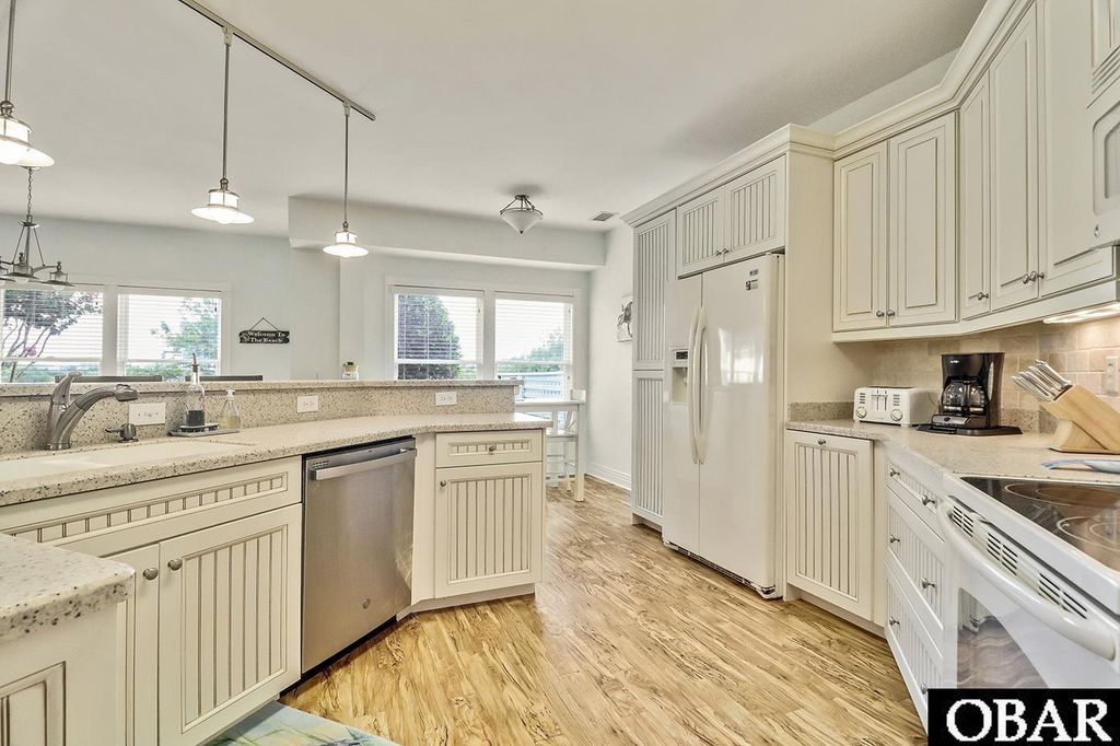 Image 14 of property listing at 653B Sand and Sea Ct Unit B, Corolla, NC 27927