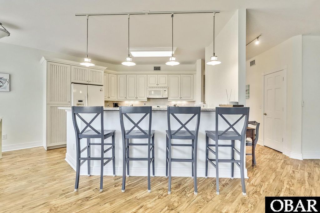 Image 19 of property listing at 653B Sand and Sea Ct Unit B, Corolla, NC 27927