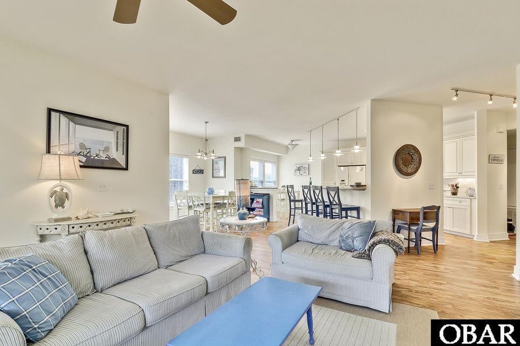 Image 4 of property listing at 653B Sand and Sea Ct Unit B, Corolla, NC 27927