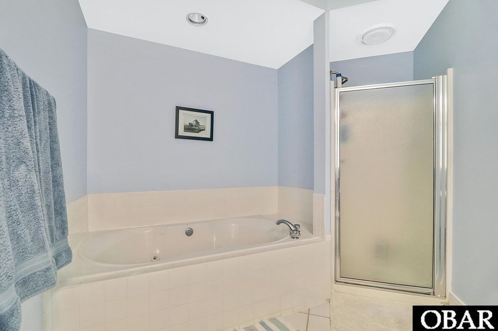 Image 33 of property listing at 653B Sand and Sea Ct Unit B, Corolla, NC 27927