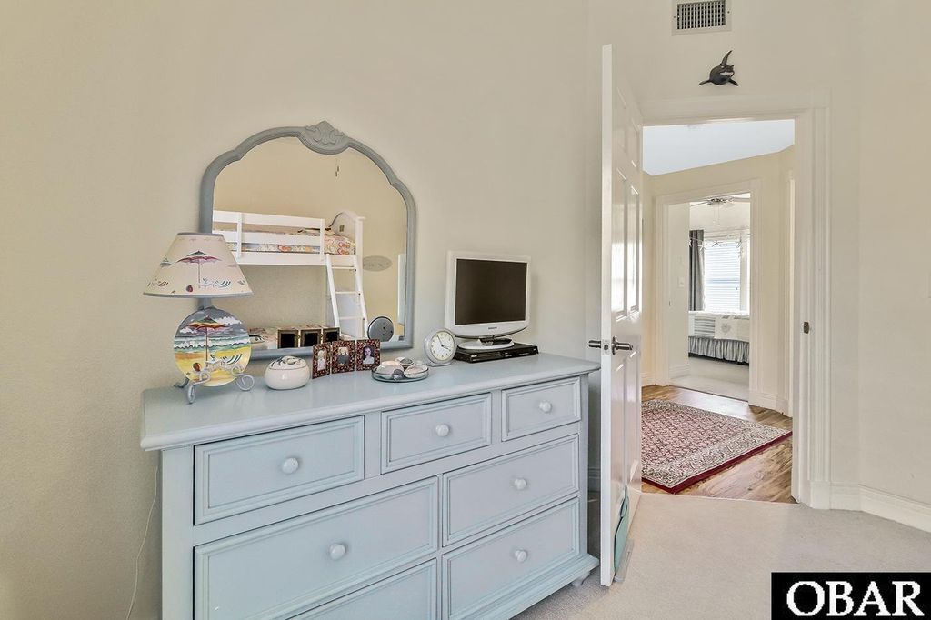 Image 9 of property listing at 653B Sand and Sea Ct Unit B, Corolla, NC 27927