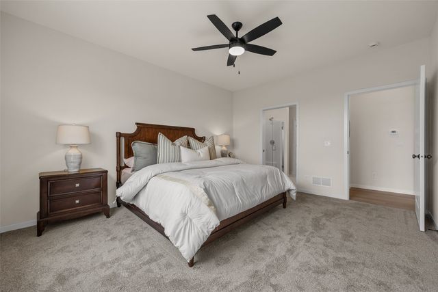 5700 Meadow Grass Circle SE, Cedar Rapids, IA 52403