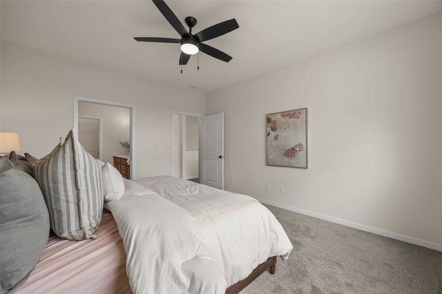 5700 Meadow Grass Circle SE, Cedar Rapids, IA 52403