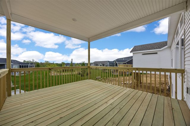5700 Meadow Grass Circle SE, Cedar Rapids, IA 52403