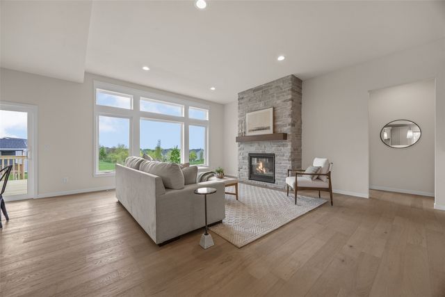 5700 Meadow Grass Circle SE, Cedar Rapids, IA 52403