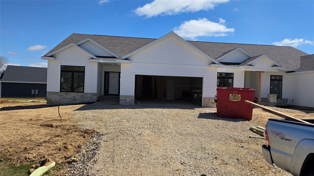 5700 Meadow Grass Circle SE, Cedar Rapids, IA 52403