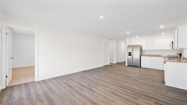 14 Evergreen Circle, Rossville, GA 30741