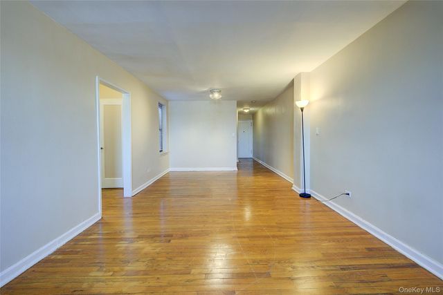 65-35 108th D7, Forest Hills, NY 11375