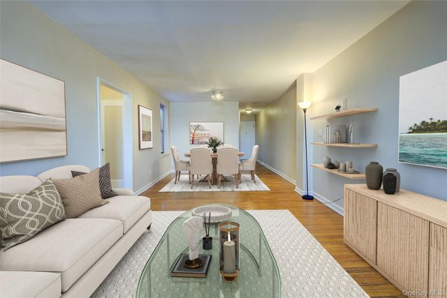 65-35 108th D7, Forest Hills, NY 11375