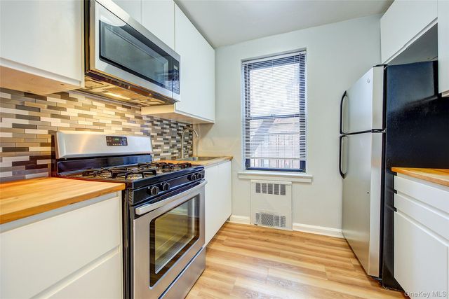 65-35 108th D7, Forest Hills, NY 11375