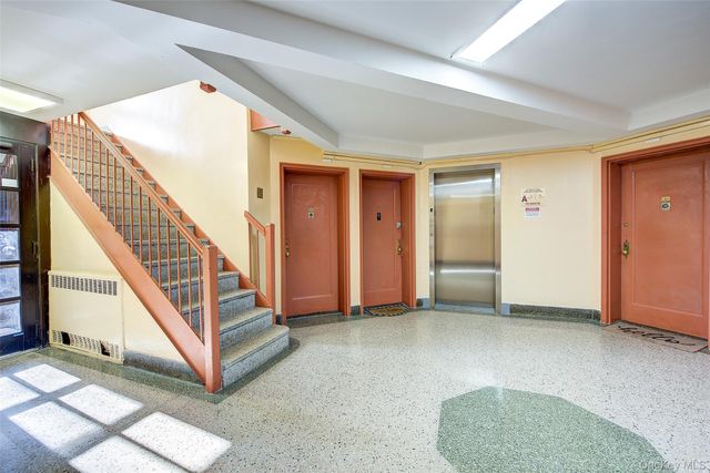 65-35 108th D7, Forest Hills, NY 11375