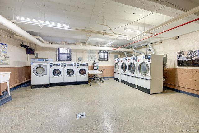 65-35 108th D7, Forest Hills, NY 11375