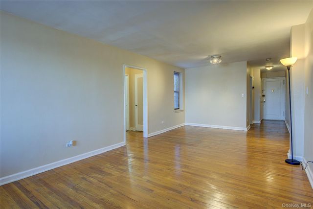 65-35 108th D7, Forest Hills, NY 11375