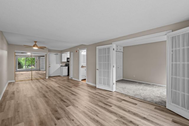 1601 N Innsbruck Drive 155, Fridley, MN 55432