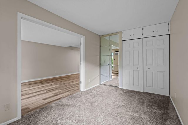 1601 N Innsbruck Drive 155, Fridley, MN 55432