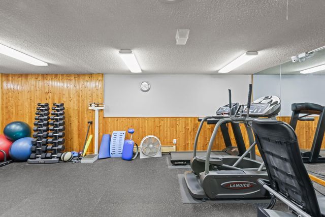 1601 N Innsbruck Drive 155, Fridley, MN 55432