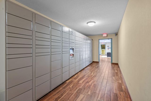 1601 N Innsbruck Drive 155, Fridley, MN 55432