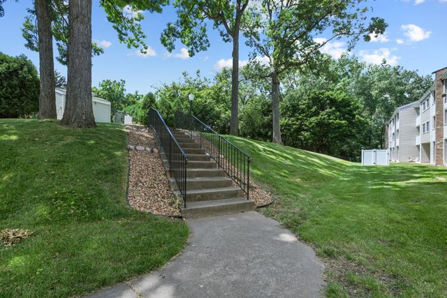 1601 N Innsbruck Drive 155, Fridley, MN 55432