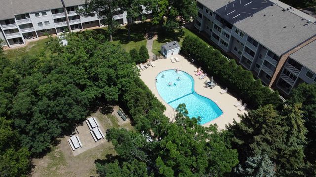 1601 N Innsbruck Drive 155, Fridley, MN 55432