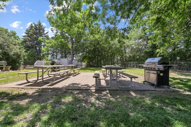 1601 N Innsbruck Drive 155, Fridley, MN 55432