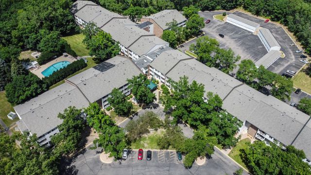 1601 N Innsbruck Drive 155, Fridley, MN 55432