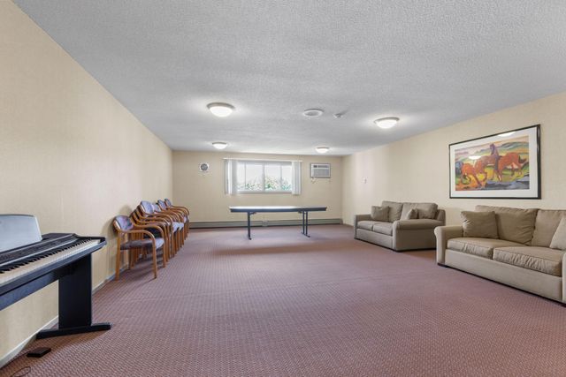 1601 N Innsbruck Drive 155, Fridley, MN 55432