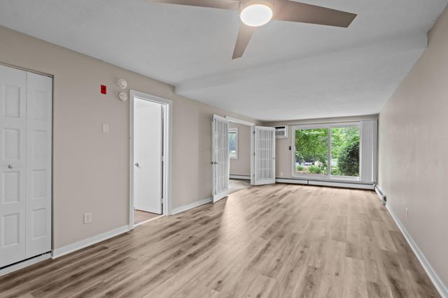 1601 N Innsbruck Drive 155, Fridley, MN 55432