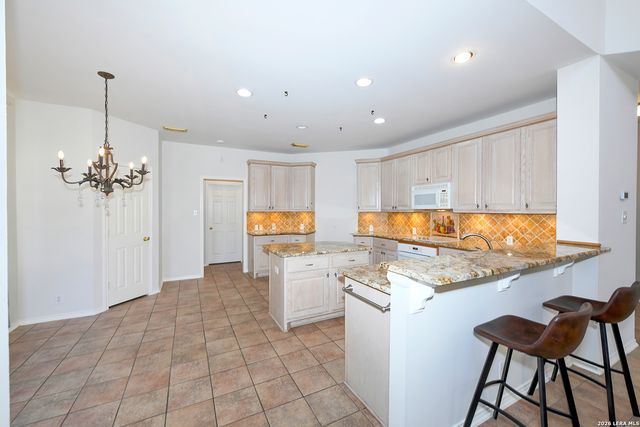 1712 Oak Path, New Braunfels, TX 78132