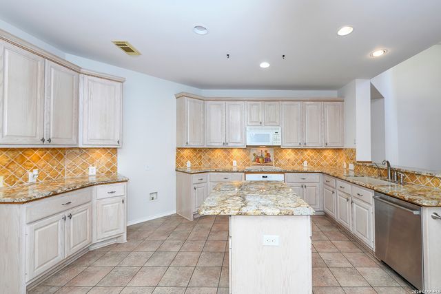 1712 Oak Path, New Braunfels, TX 78132