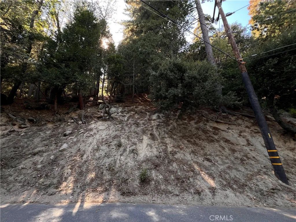 0 Lausanne, Crestline, CA 92325
