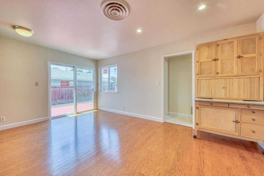 Image 10 of property listing at 1163 Granada Avenue, Salinas, CA 93906