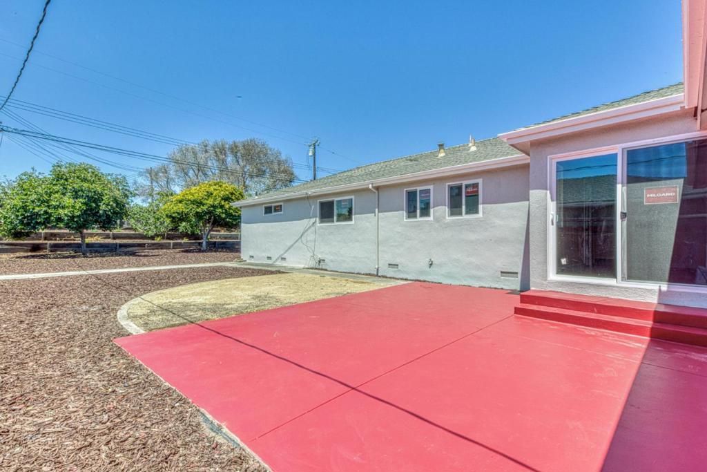 Image 11 of property listing at 1163 Granada Avenue, Salinas, CA 93906