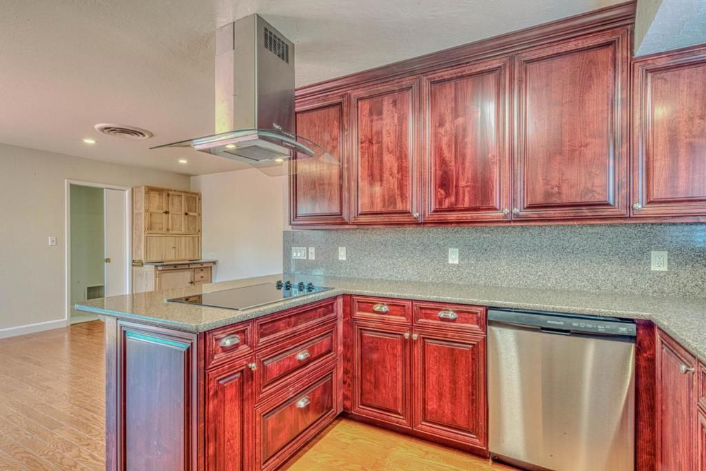 Image 15 of property listing at 1163 Granada Avenue, Salinas, CA 93906