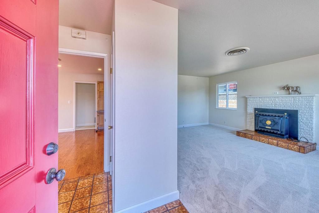 Image 5 of property listing at 1163 Granada Avenue, Salinas, CA 93906