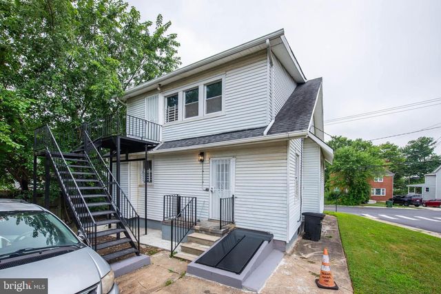 3300 HAMILTON AVE, Baltimore, MD 21214