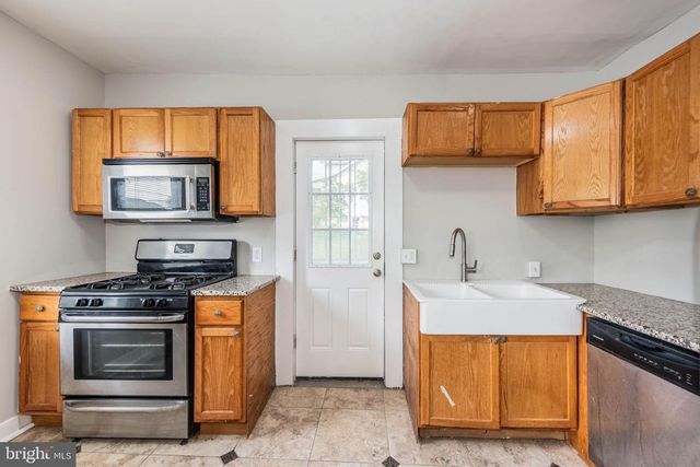 3300 HAMILTON AVE, Baltimore, MD 21214