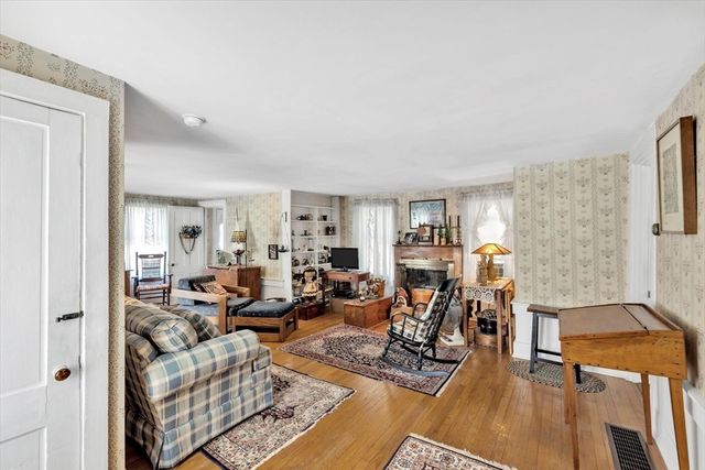 178 School St, Dennis, MA 02670