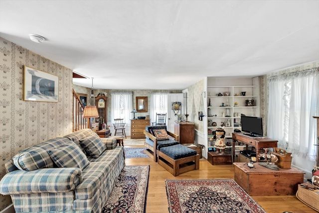 178 School St, Dennis, MA 02670