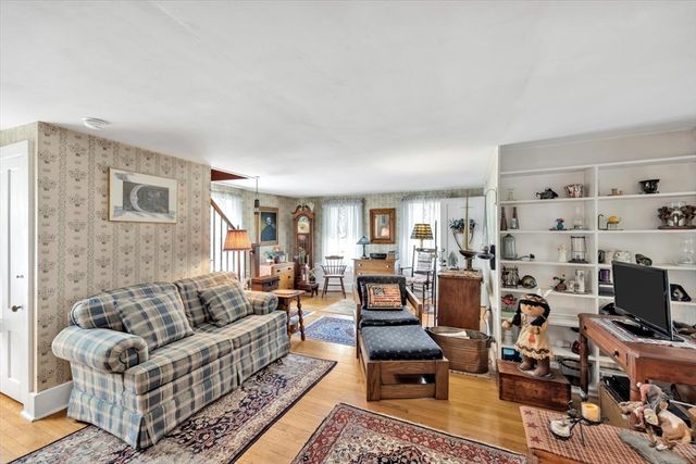 178 School St, Dennis, MA 02670