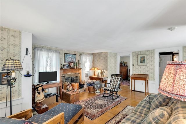 178 School St, Dennis, MA 02670