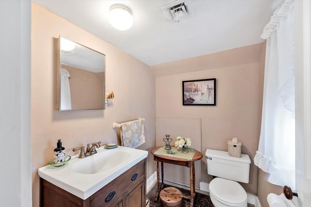 178 School St, Dennis, MA 02670
